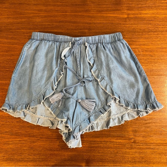 Lovers + Friends Chambray shorts and Button down 2 piece set - Picture 4 of 6